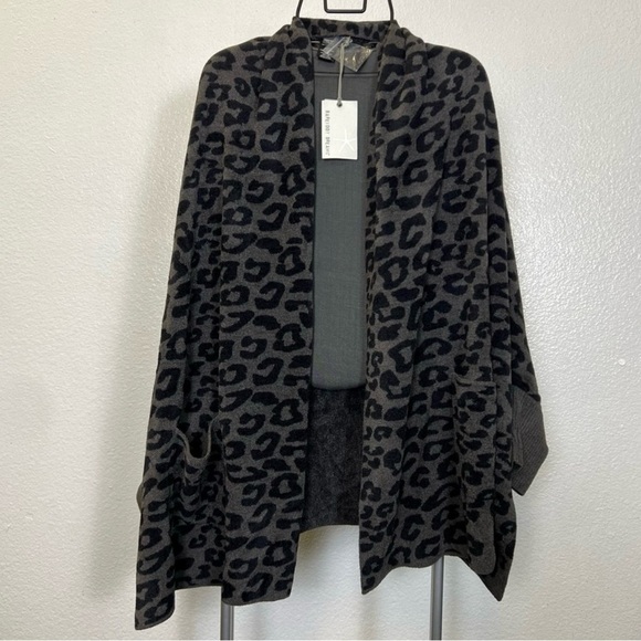 Barefoot Dreams CozyChic Ultra Lite
Blanket Wrap Carbon Black Size XXS/XS - Picture 1 of 7